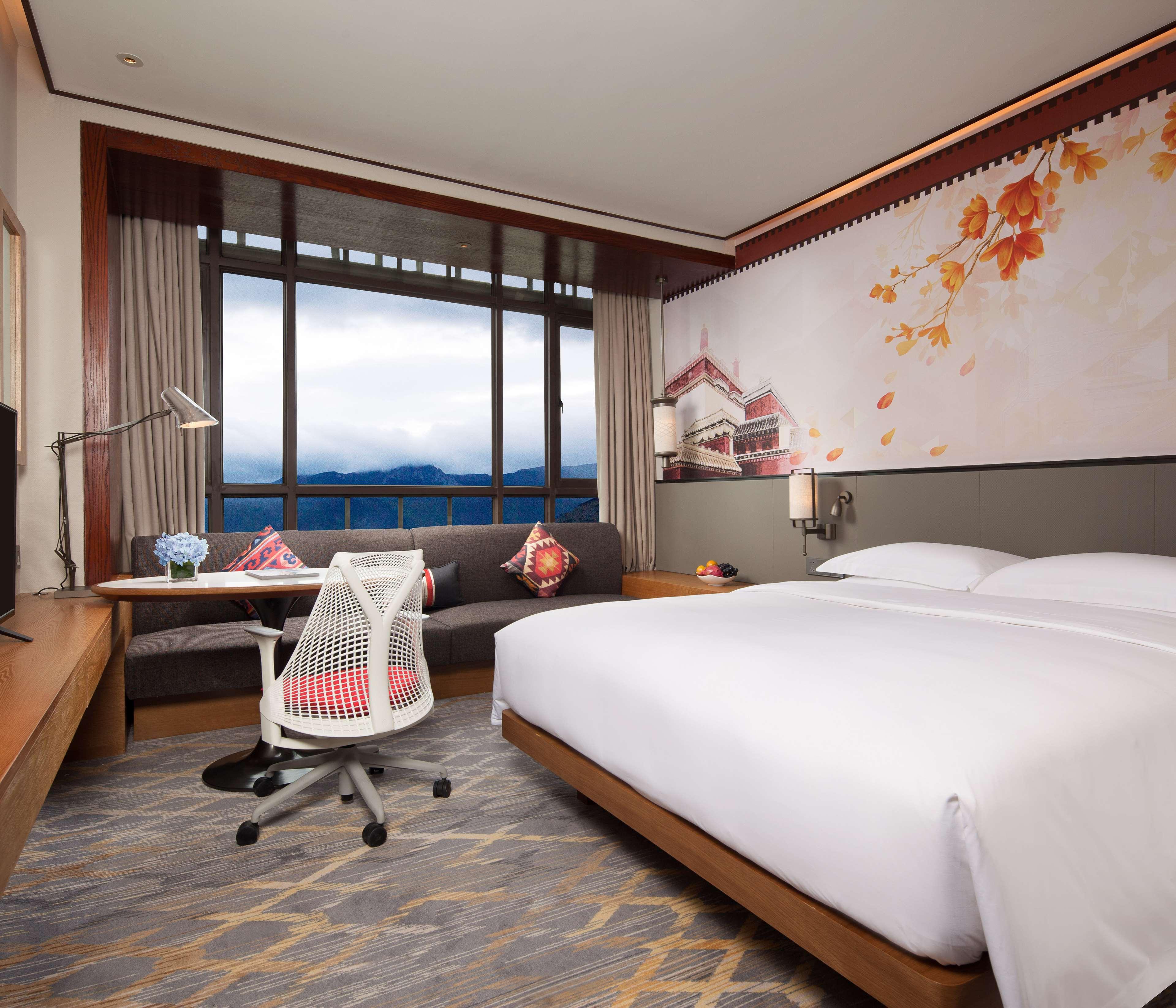 Hilton Garden Inn Shangri-La Exterior photo
