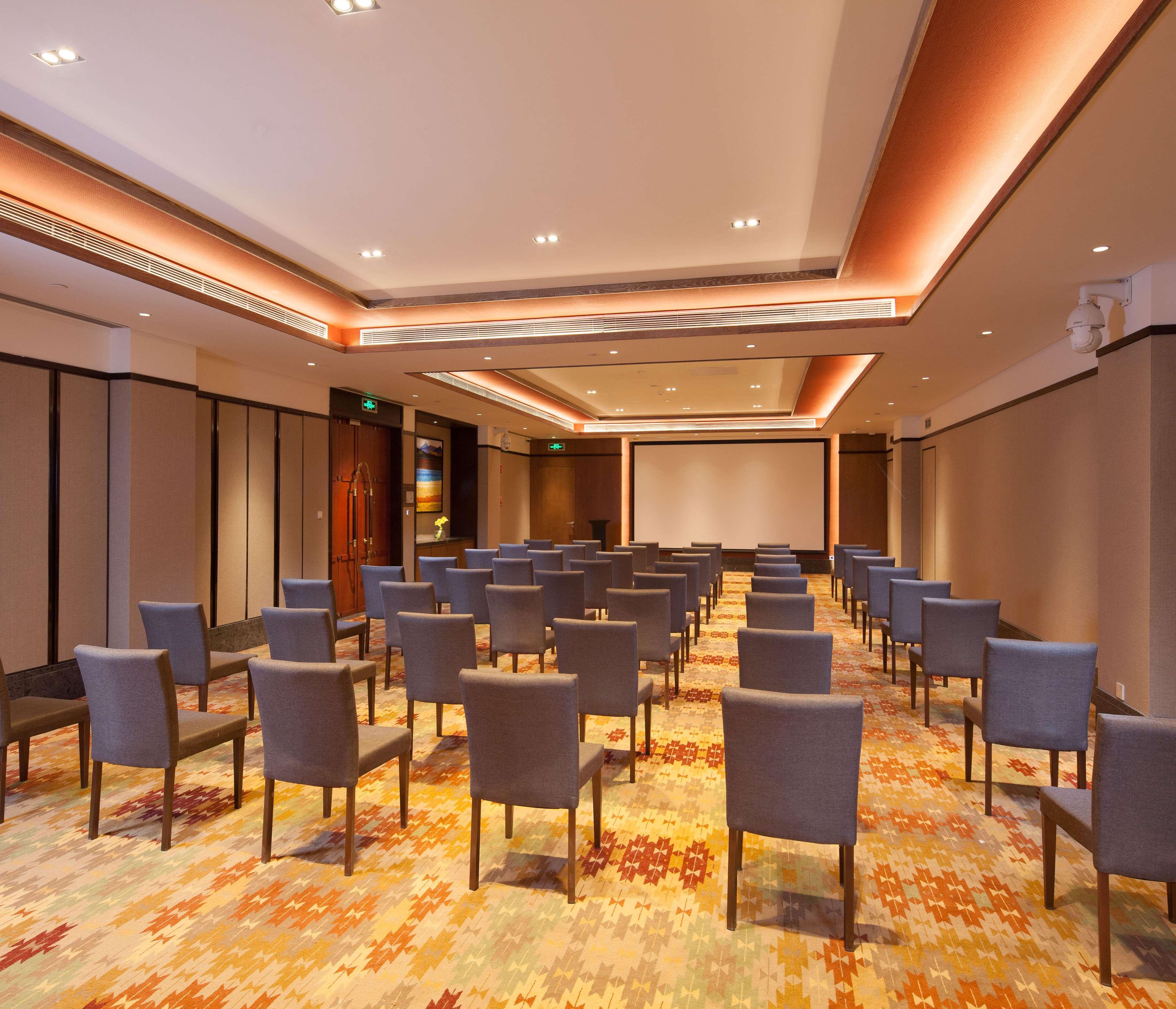 Hilton Garden Inn Shangri-La Exterior photo