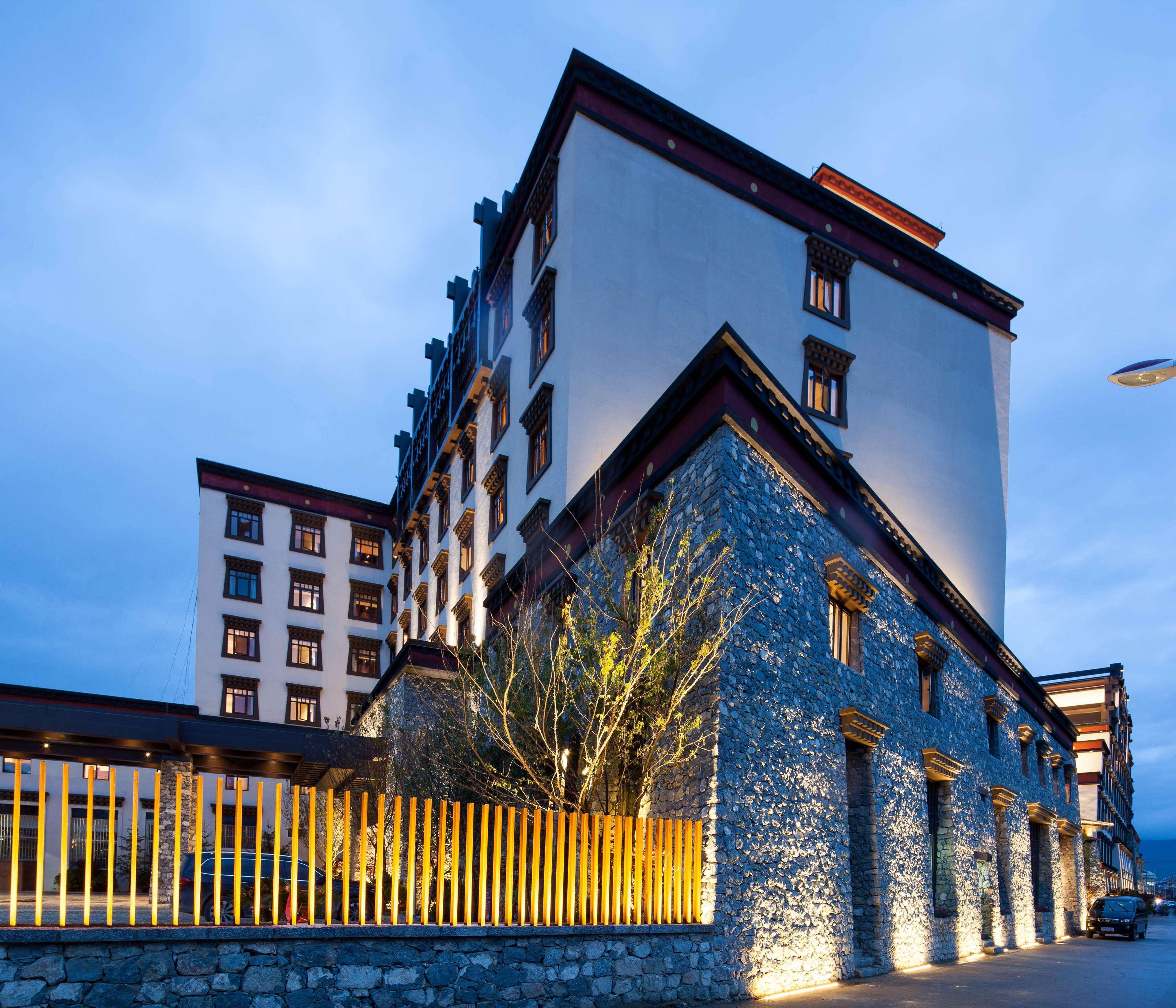 Hilton Garden Inn Shangri-La Exterior photo