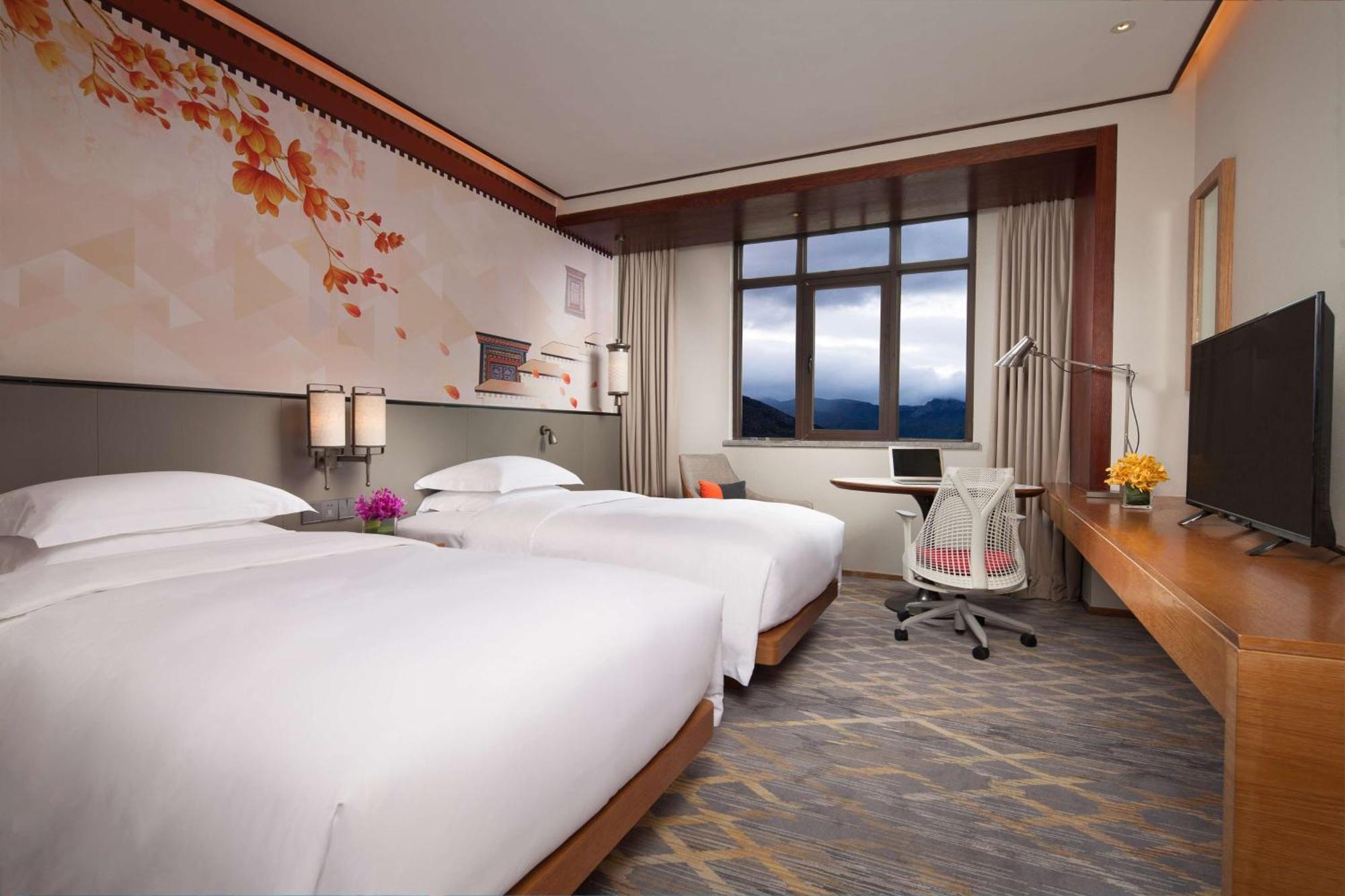 Hilton Garden Inn Shangri-La Exterior photo