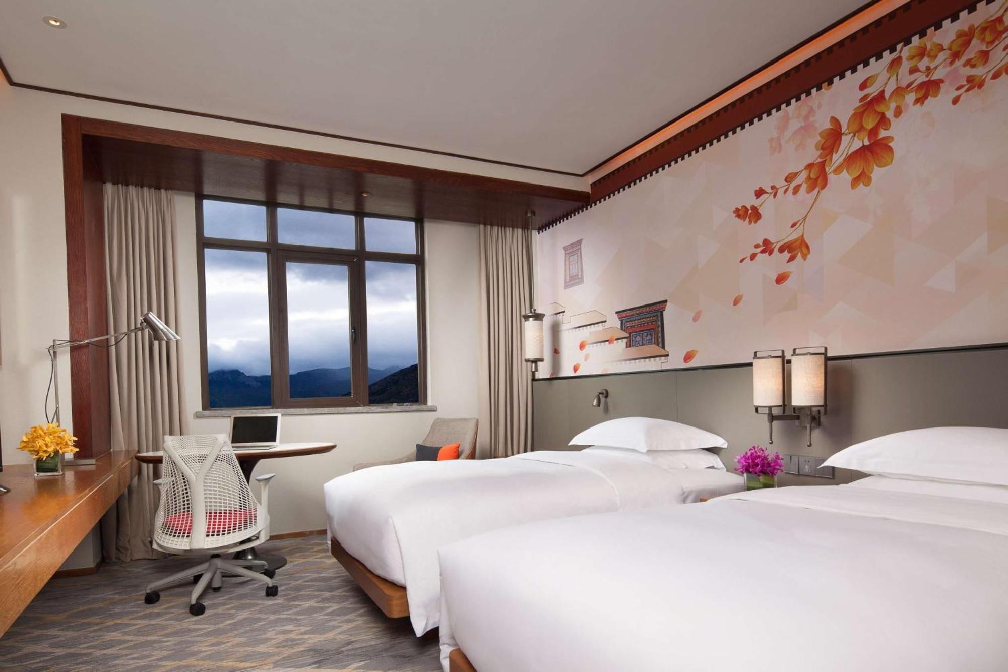 Hilton Garden Inn Shangri-La Exterior photo